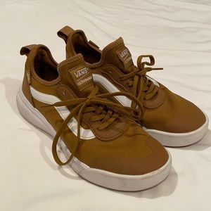 VANS Ultrarange sneakers - never worn, size 8